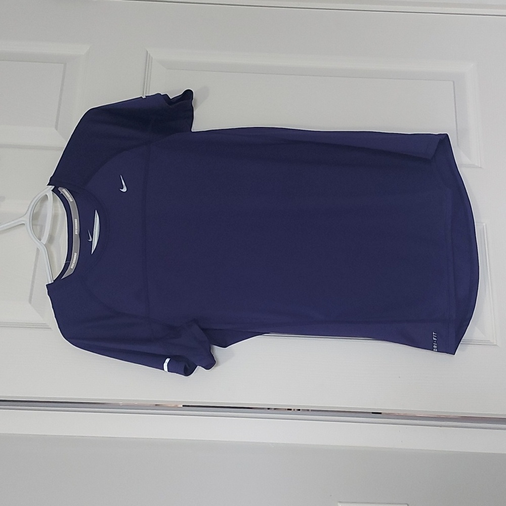 Nike Runn8ng Dri Fit top